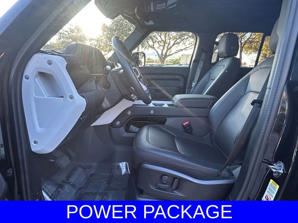 Used 2025 Land Rover Defender 110 S AWD/4WD image 9
