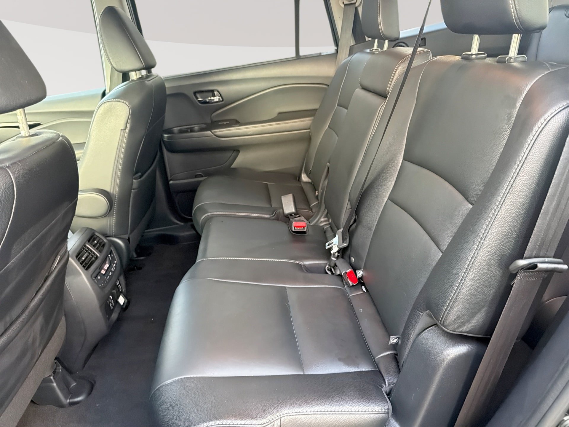 Used 2019 Honda Pilot Touring image 26
