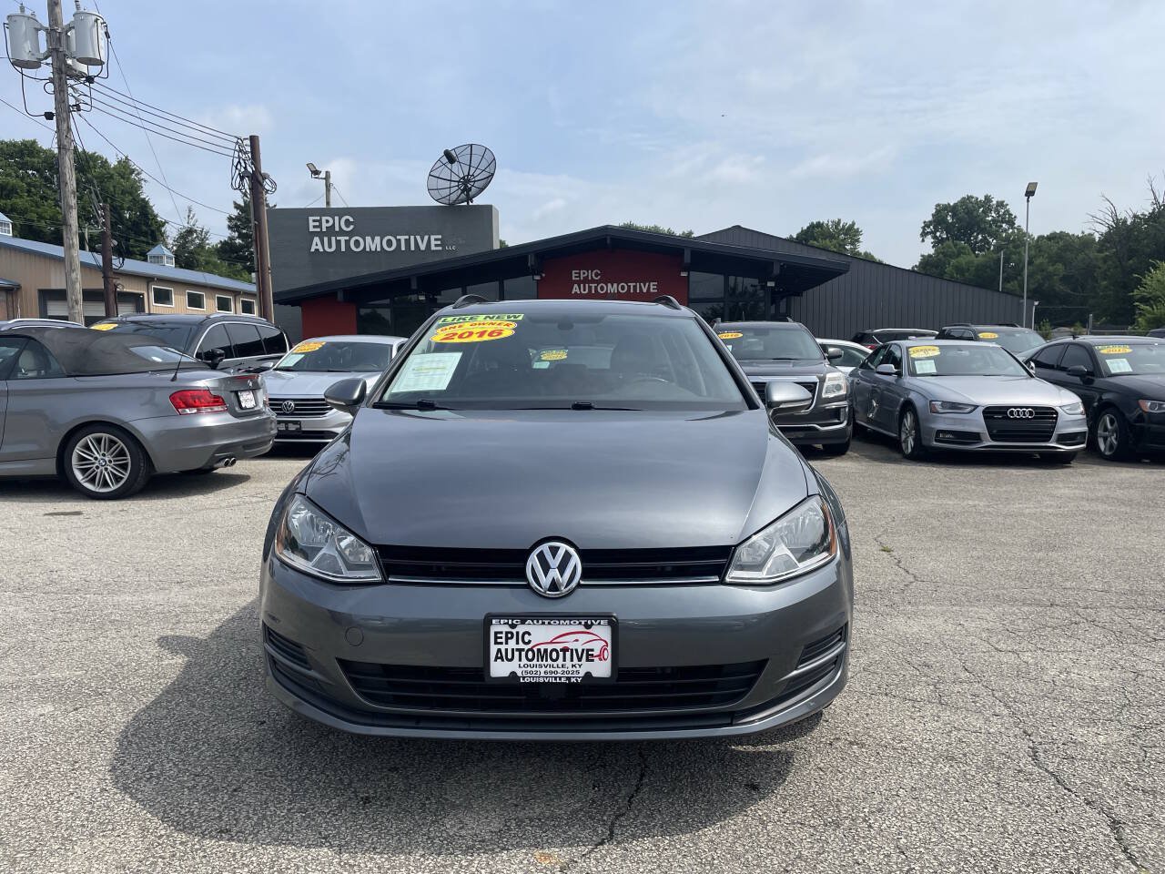 Used 2016 Volkswagen Golf Limited Edition FWD image 2