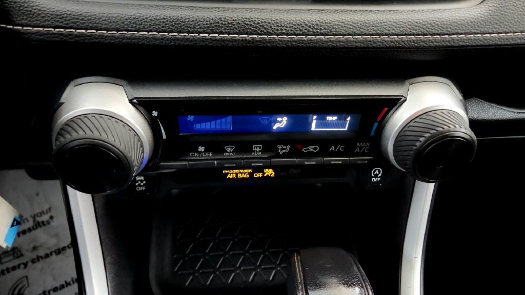 Certified 2021 Toyota RAV4 LE AWD/4WD image 30