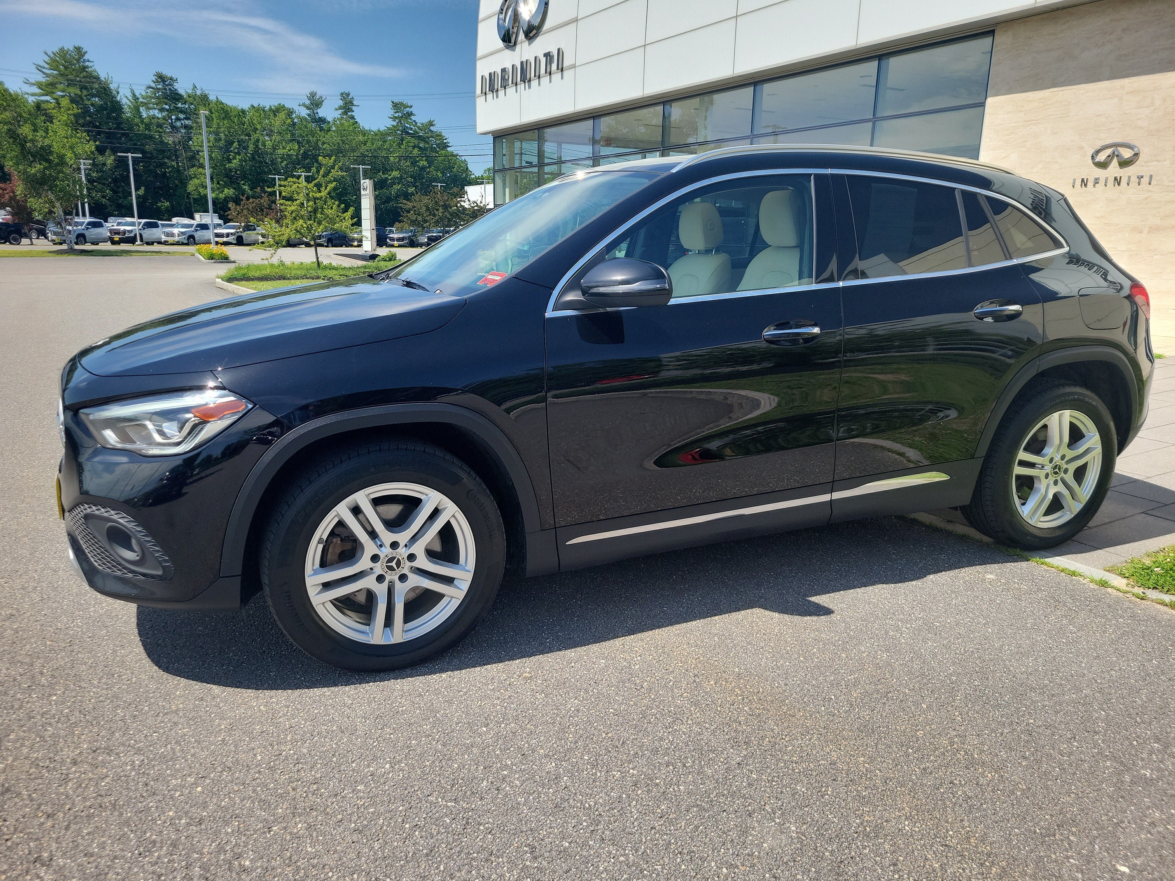 Used 2022 Mercedes-Benz GLA 250 4MATIC image 1