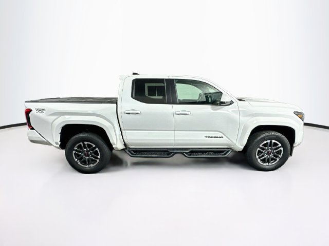 Used 2024 Toyota Tacoma TRD Sport AWD/4WD image 11