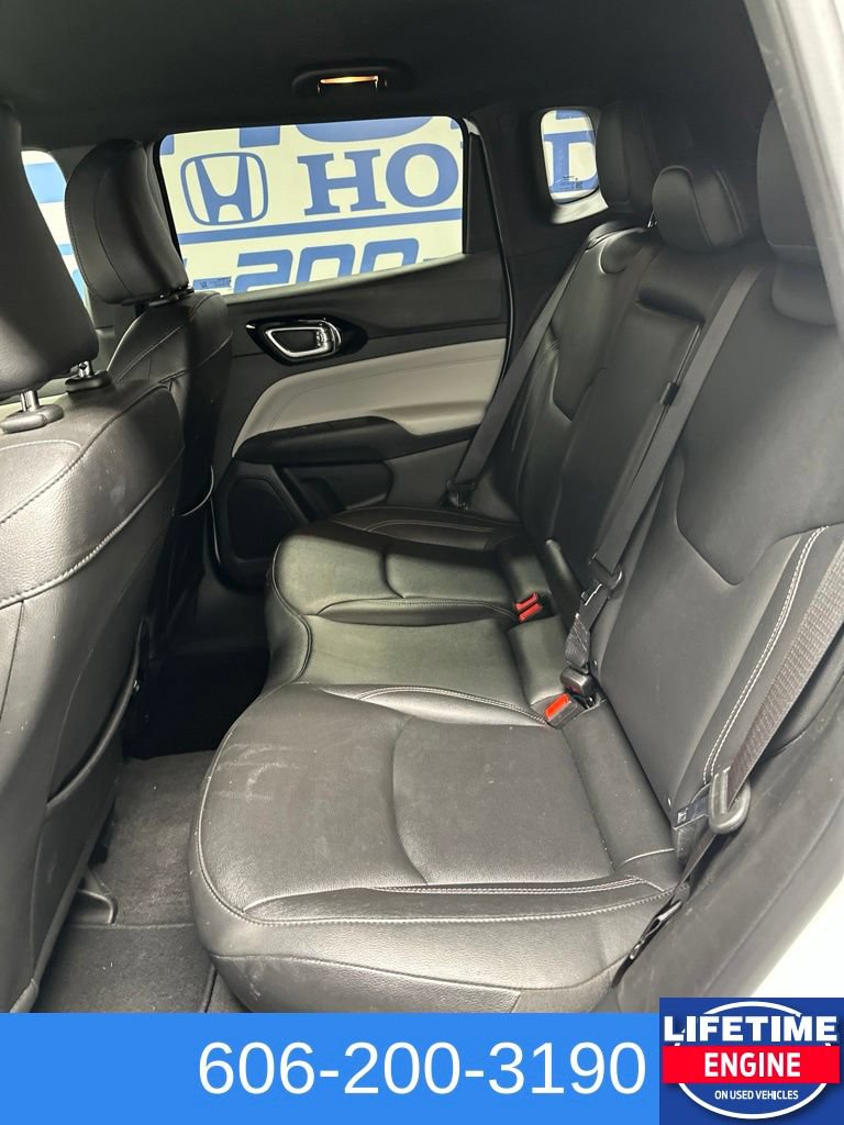Used 2025 Jeep Compass Limited AWD/4WD image 15