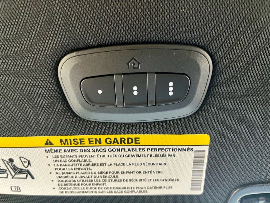 New 2026 Chrysler Pacifica Limited image 33