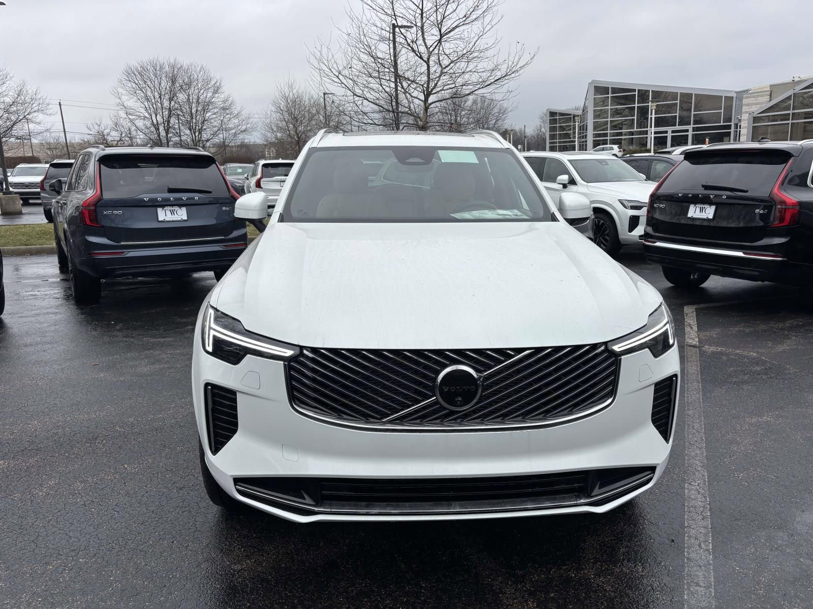 New 2026 Volvo XC90 B6 Plus w/ Protection Package Premier image 2