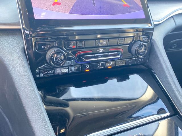 Used 2023 Jeep Grand Cherokee Limited image 13