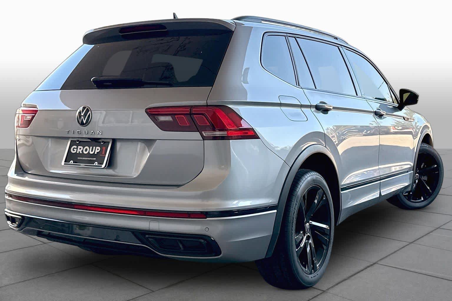 Used 2023 Volkswagen Tiguan SE R-Line FWD image 14