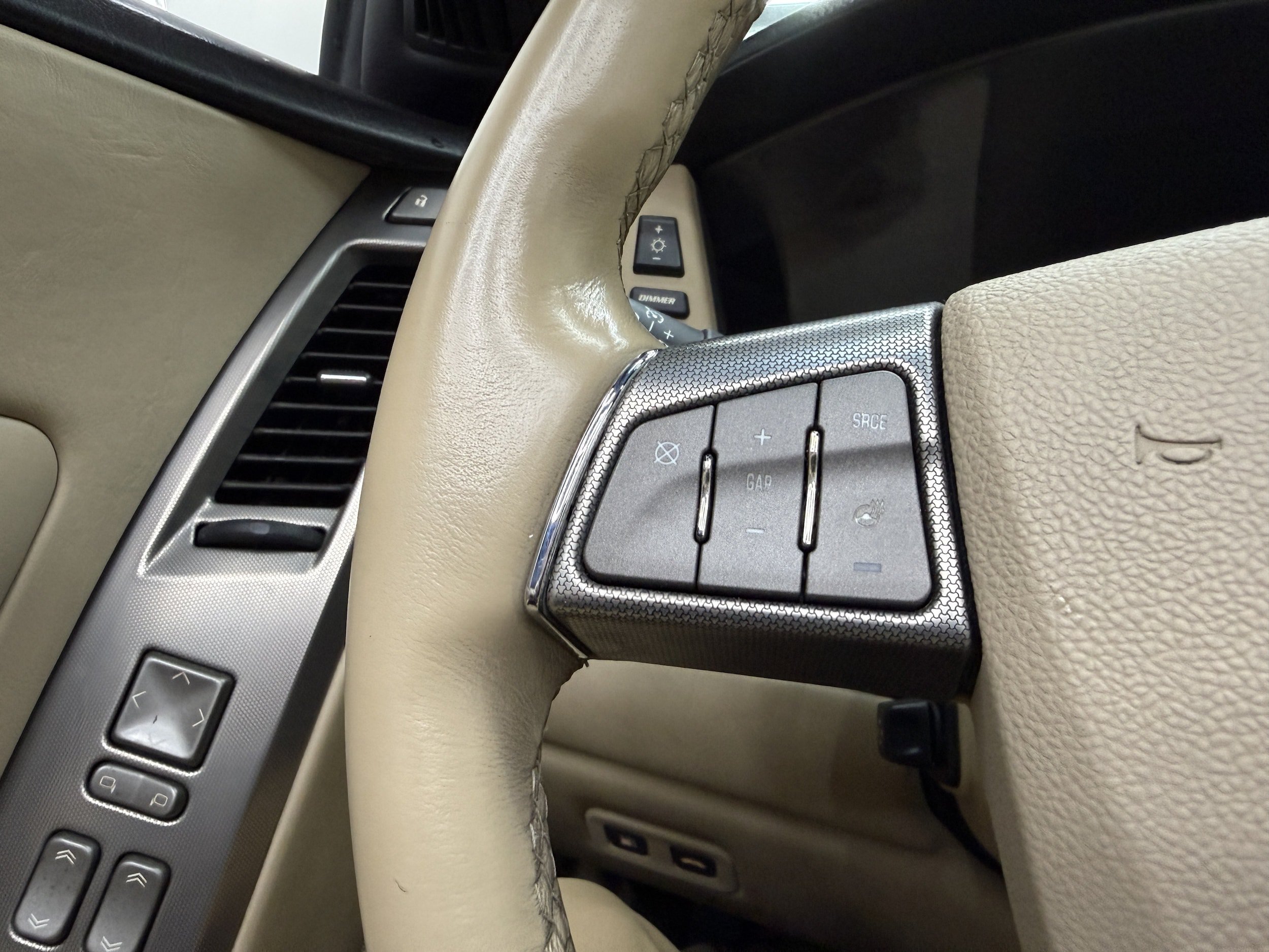 Used 2008 Cadillac XLR RWD image 11
