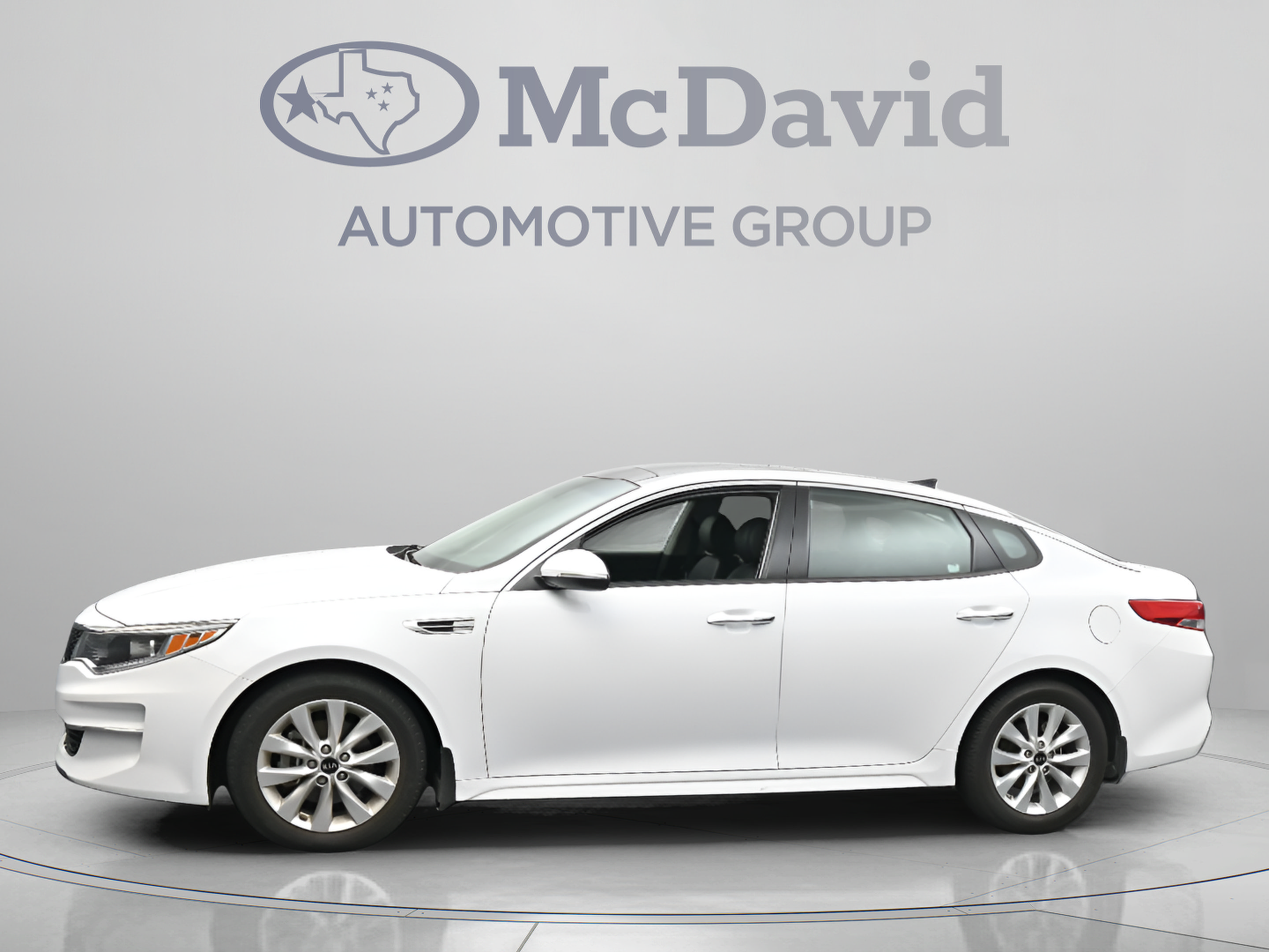 Used 2018 Kia Optima EX w/ Premium Package FWD image 5