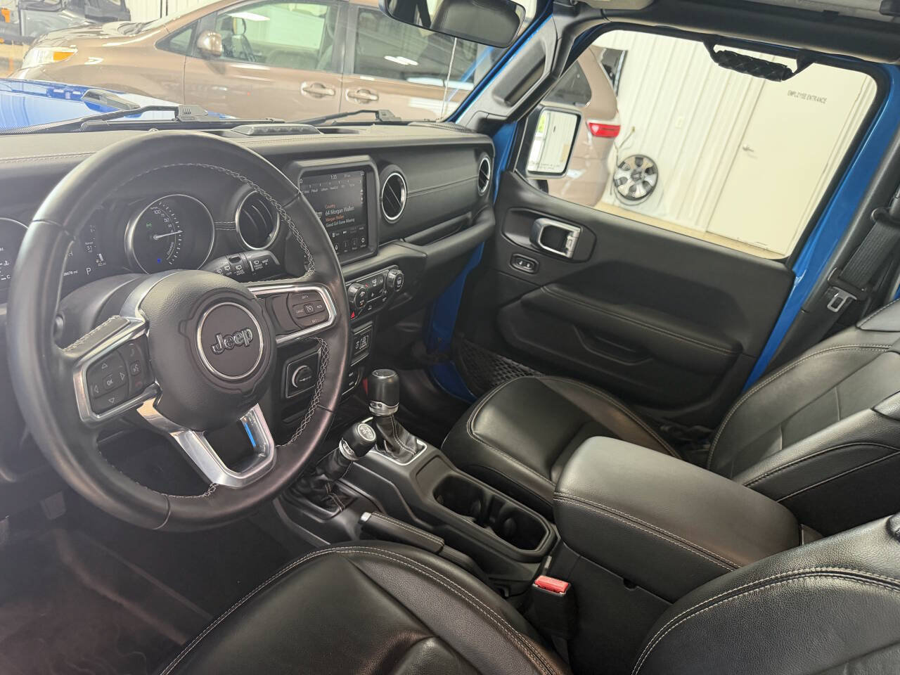 Used 2023 Jeep Wrangler Unlimited Sahara w/ Cold Weather Group AWD/4WD image 9
