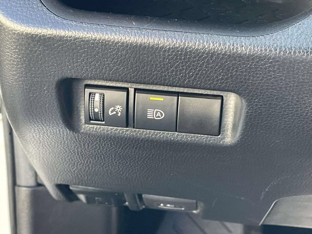 Used 2021 Toyota RAV4 LE FWD image 27