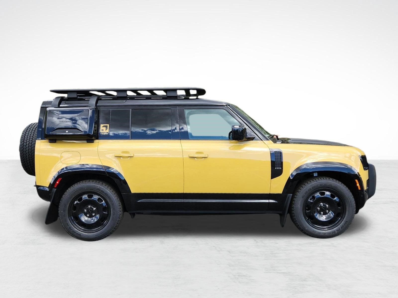 New 2026 Land Rover Defender 110 Trophy Edition AWD/4WD image 7