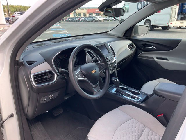 Used 2021 Chevrolet Equinox LS w/ LS Convenience Package FWD image 4
