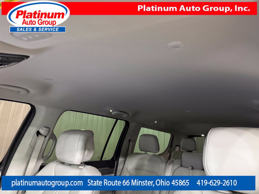 Used 2022 Jeep Wagoneer Series III AWD/4WD image 14
