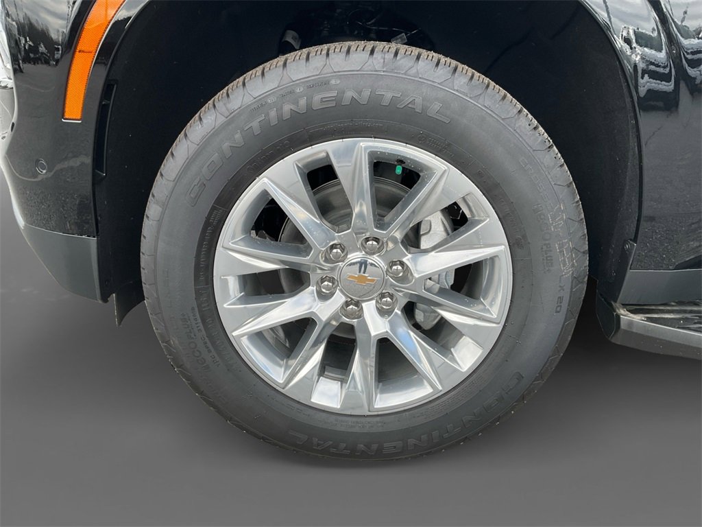 New 2026 Chevrolet Suburban Premier image 14