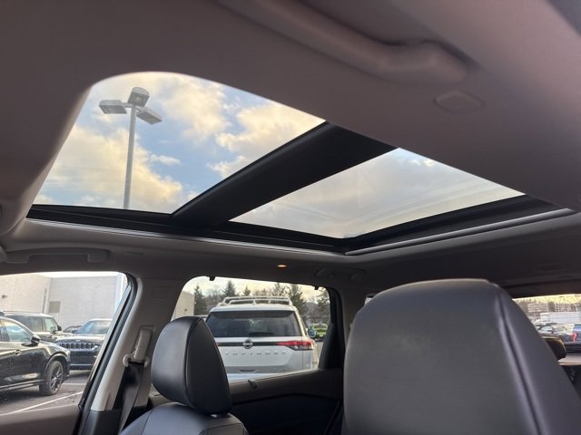 Certified 2023 Nissan Rogue SV w/ SV Premium Package image 19