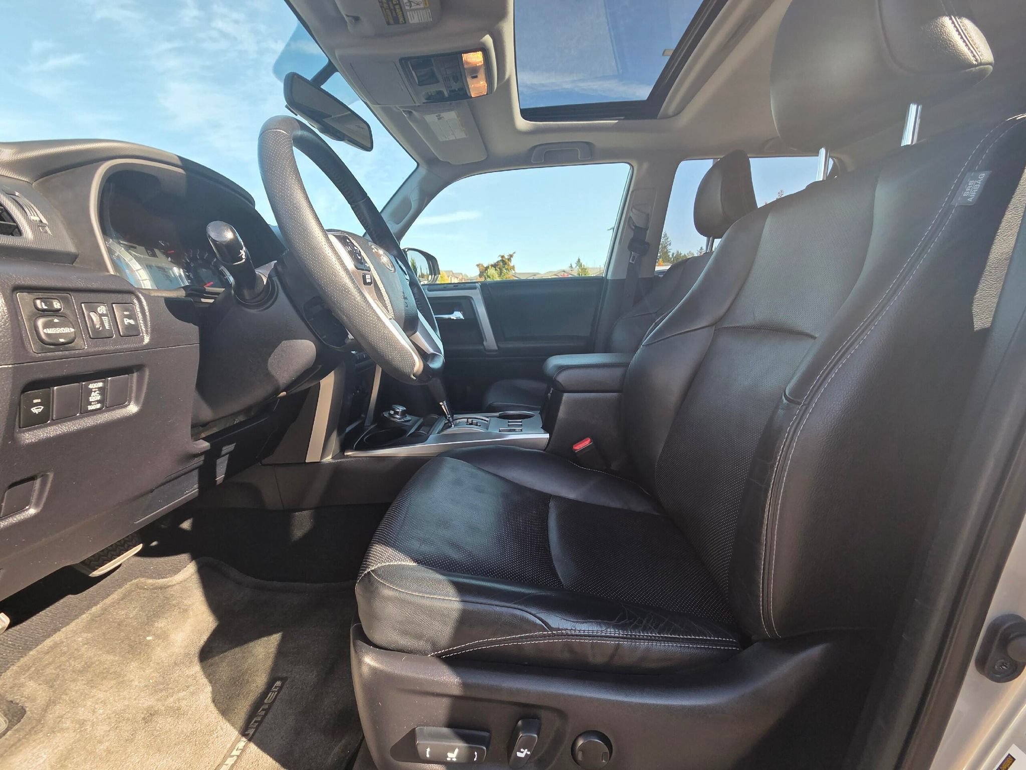 Used 2014 Toyota 4Runner Limited AWD/4WD image 27