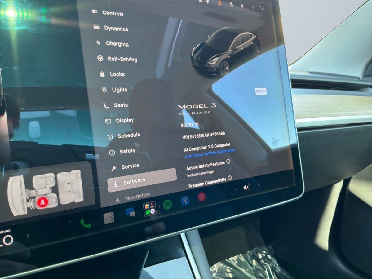 Used 2018 Tesla Model 3 Long Range RWD image 12