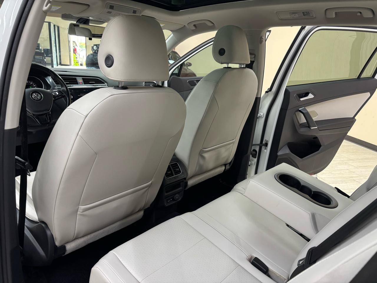 Used 2018 Volkswagen Tiguan SEL FWD image 33