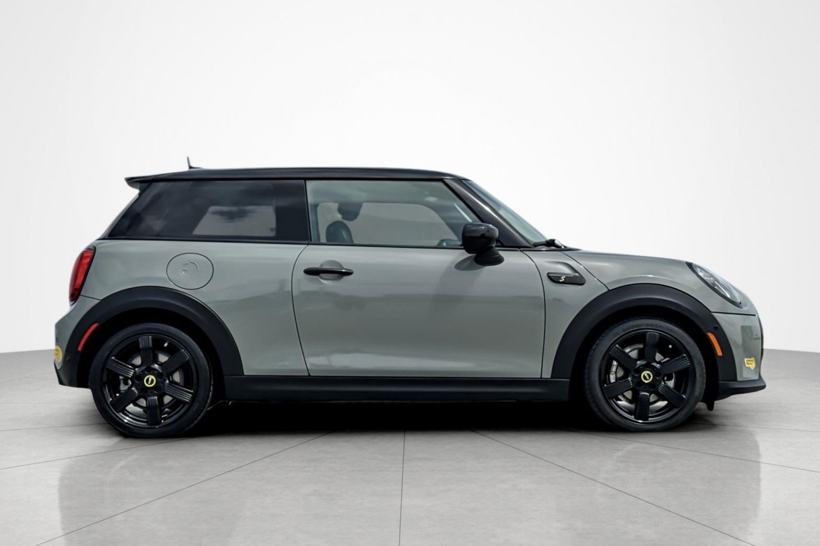 Used 2022 MINI Cooper SE FWD image 6