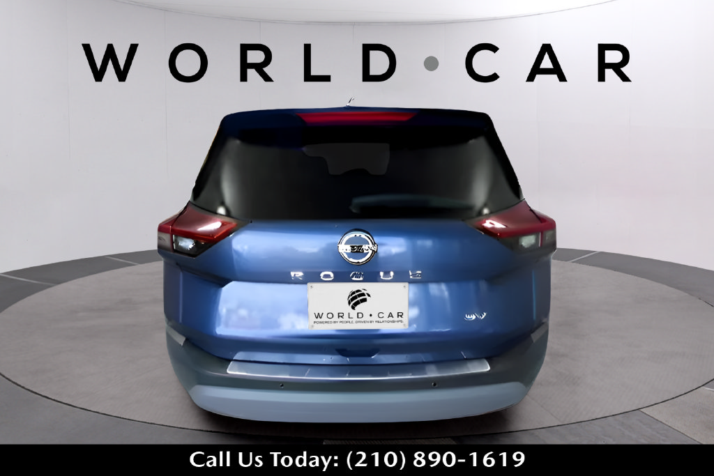 Used 2021 Nissan Rogue SV FWD image 4