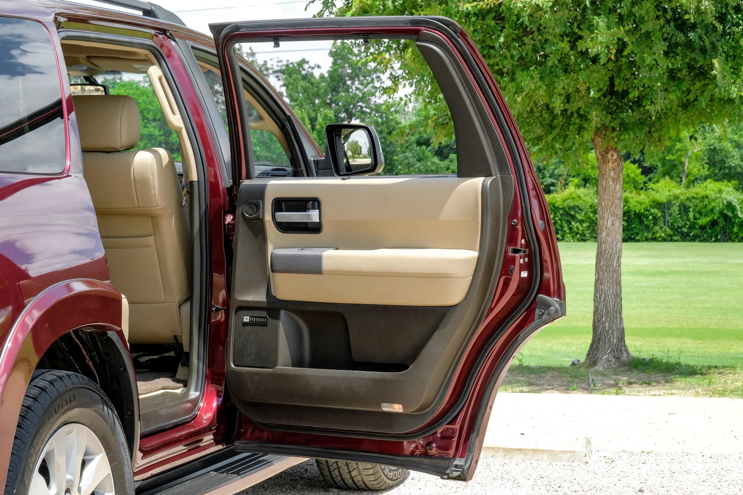 Used 2011 Toyota Sequoia Limited RWD image 39