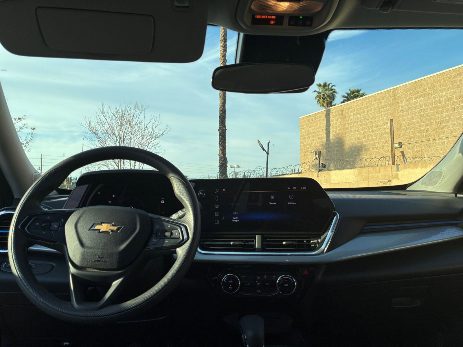 Used 2025 Chevrolet Trax LT image 33