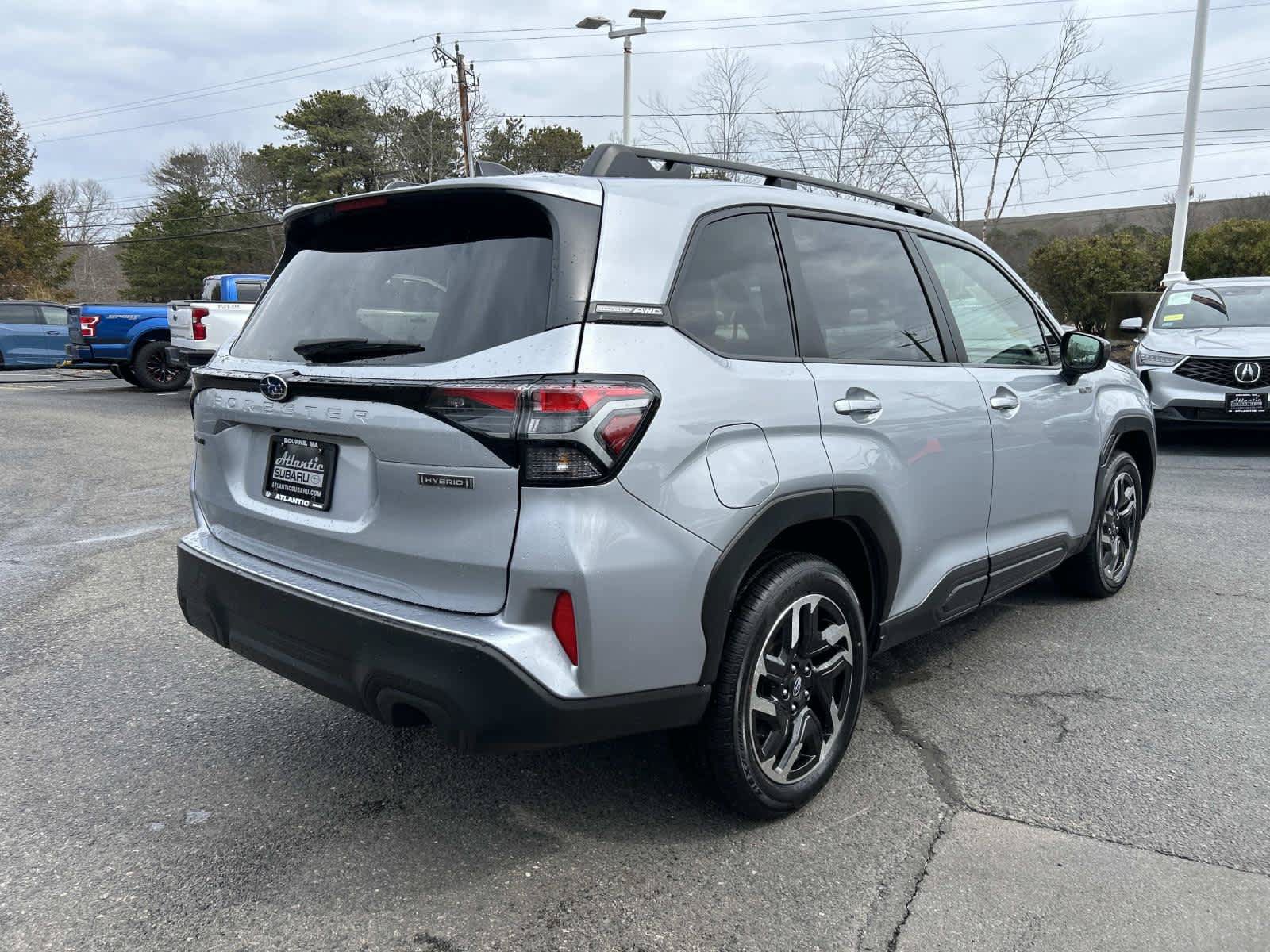 Used 2025 Subaru Forester Premium AWD/4WD image 3