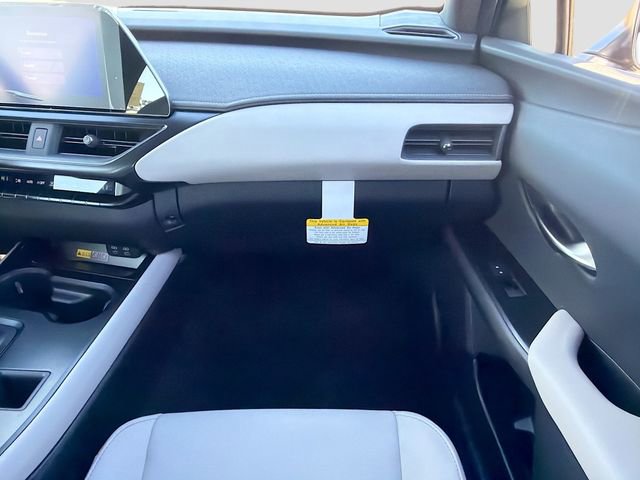New 2025 Lexus UX 300h FWD image 17