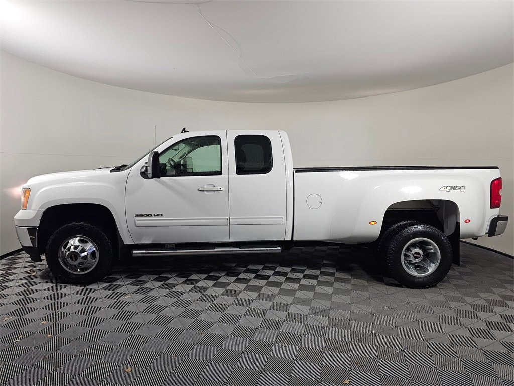 Used 2011 GMC Sierra 3500 SLT w/ SLT Convenience Package image 4