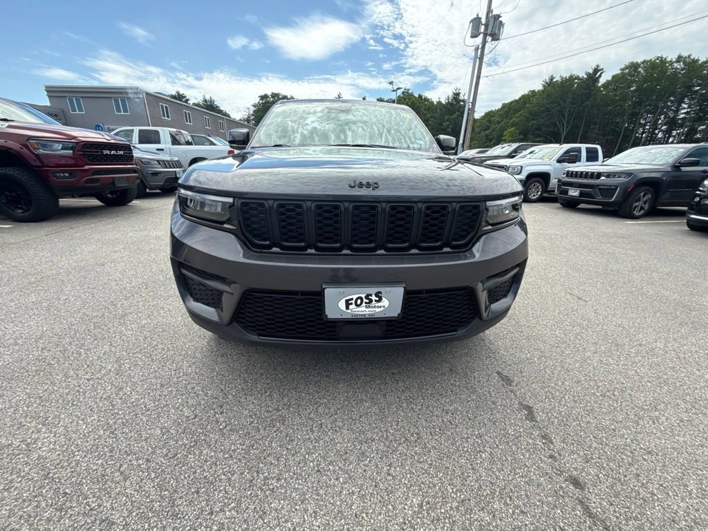 Certified 2024 Jeep Grand Cherokee Altitude AWD/4WD image 8