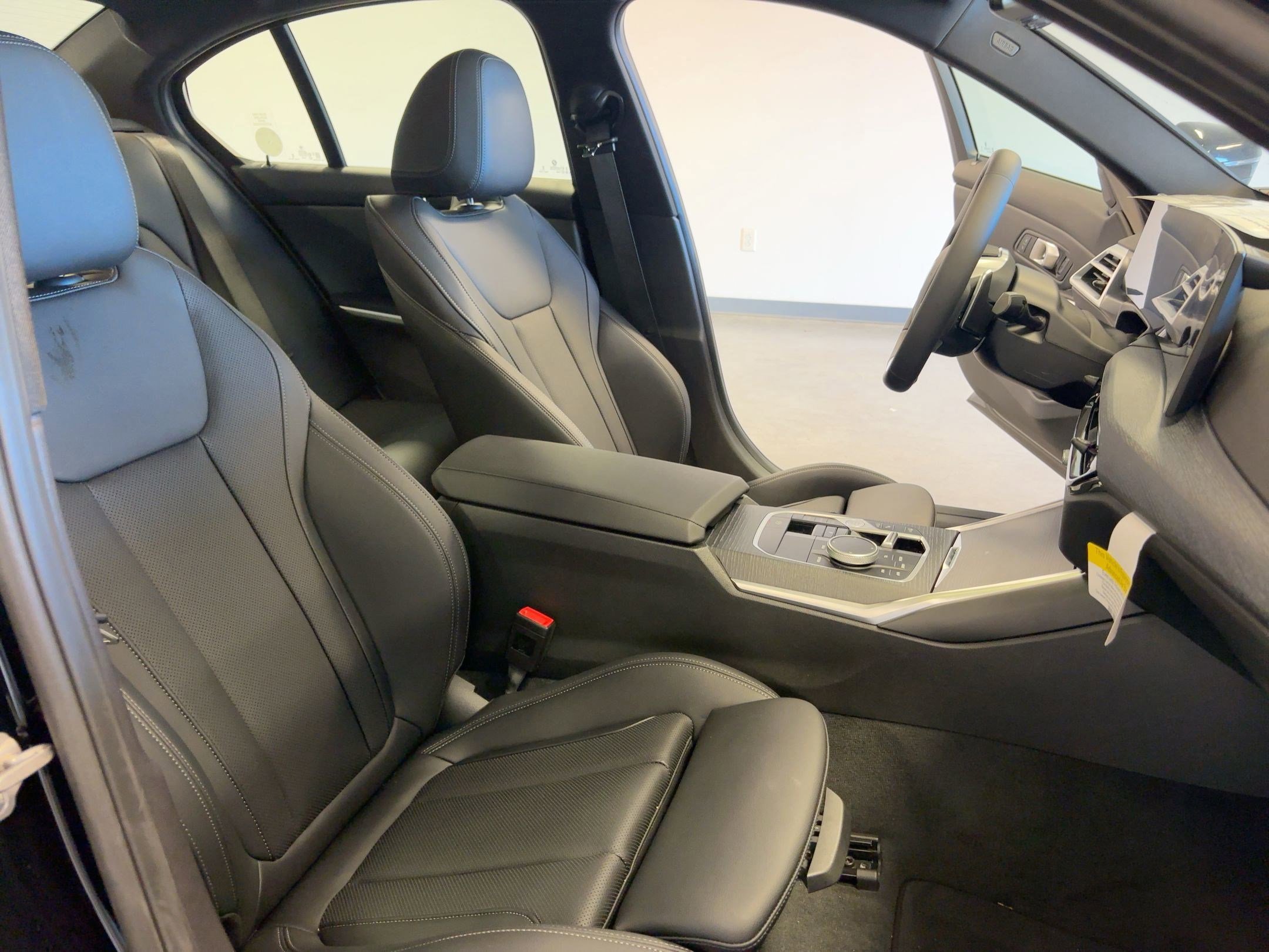 Used 2026 BMW 330i Sedan image 31