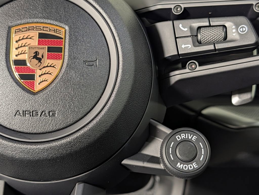 Certified 2025 Porsche Cayenne Coupe image 39
