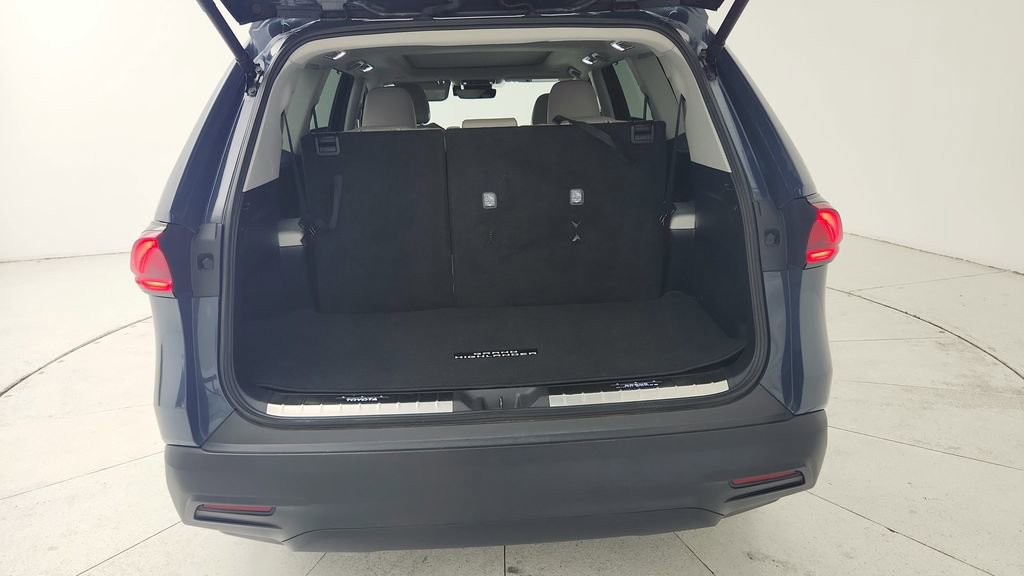 Used 2024 Toyota Grand Highlander XLE image 37