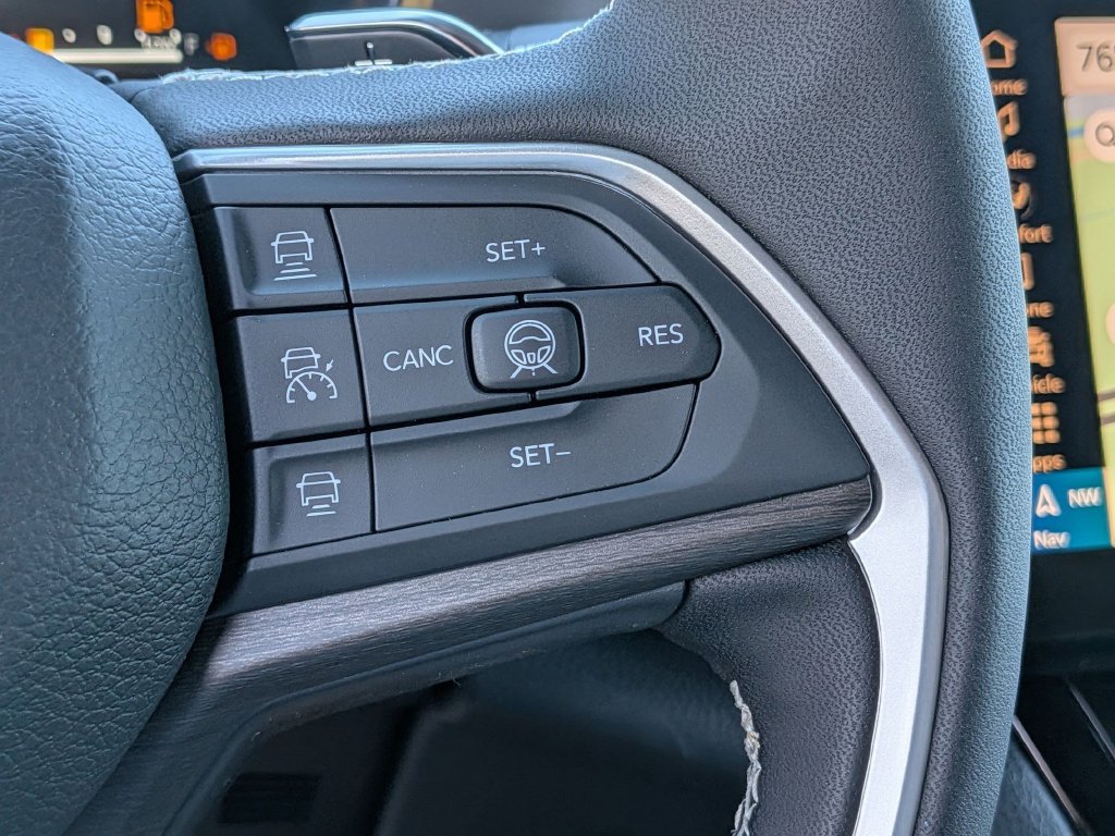 New 2026 Jeep Grand Cherokee Limited AWD/4WD image 17