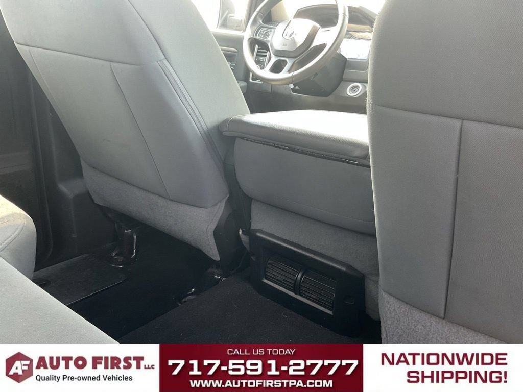 Used 2019 RAM 1500 Classic SLT AWD/4WD image 14