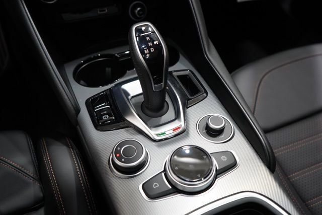 New 2025 Alfa Romeo Giulia AWD w/ Driving Assist Package image 29