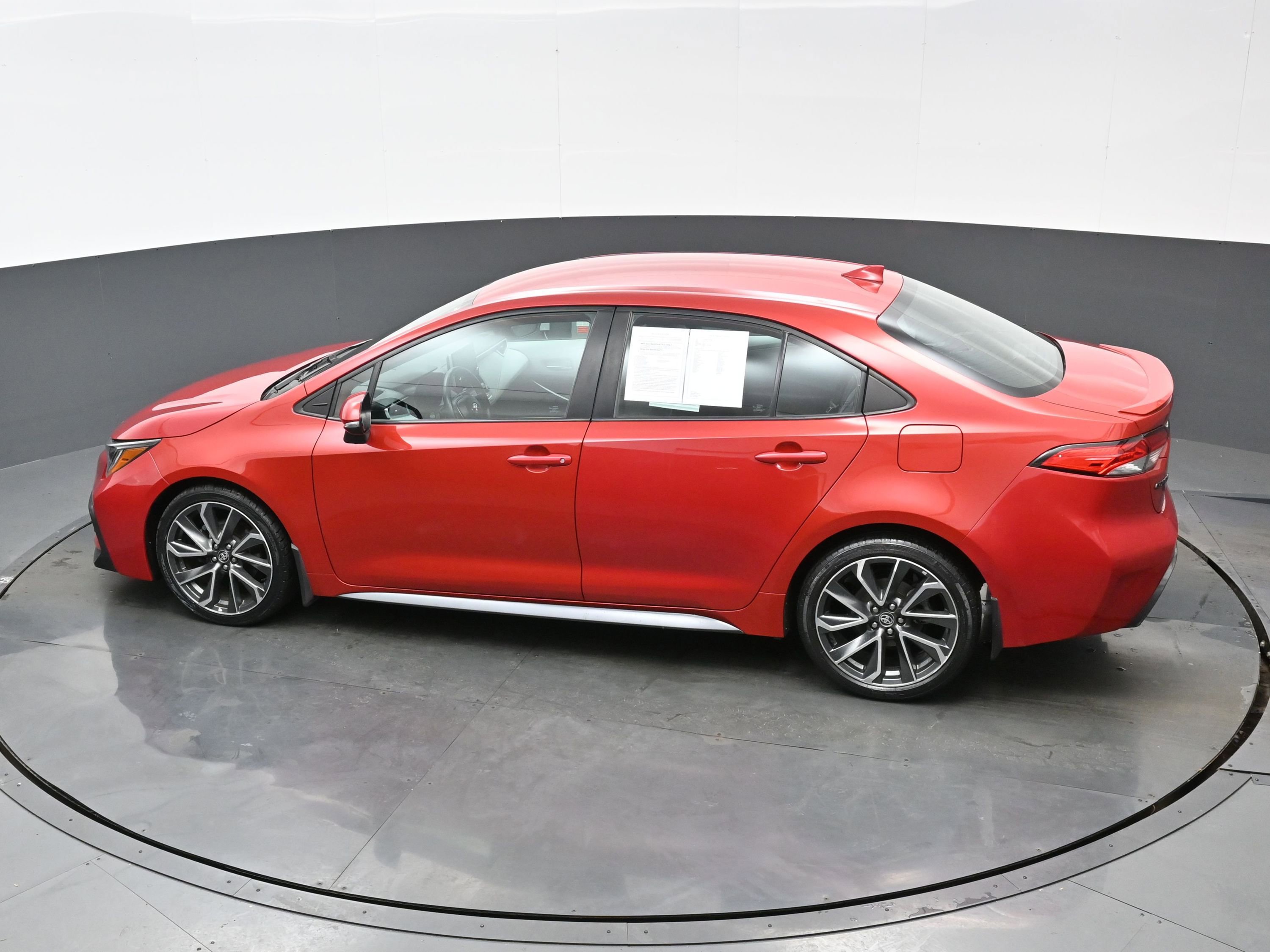 Used 2021 Toyota Corolla SE w/ Carpet Mat Package (TMS) image 34