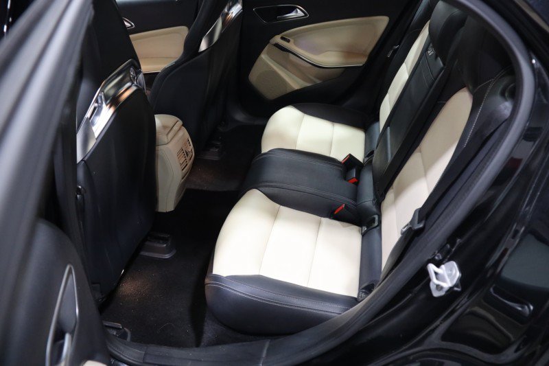 Used 2018 Mercedes-Benz GLA 45 AMG 4MATIC w/ Multimedia Package image 43