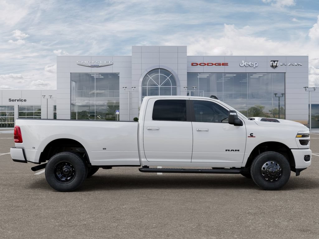 New 2026 RAM 3500 Laramie AWD/4WD image 22