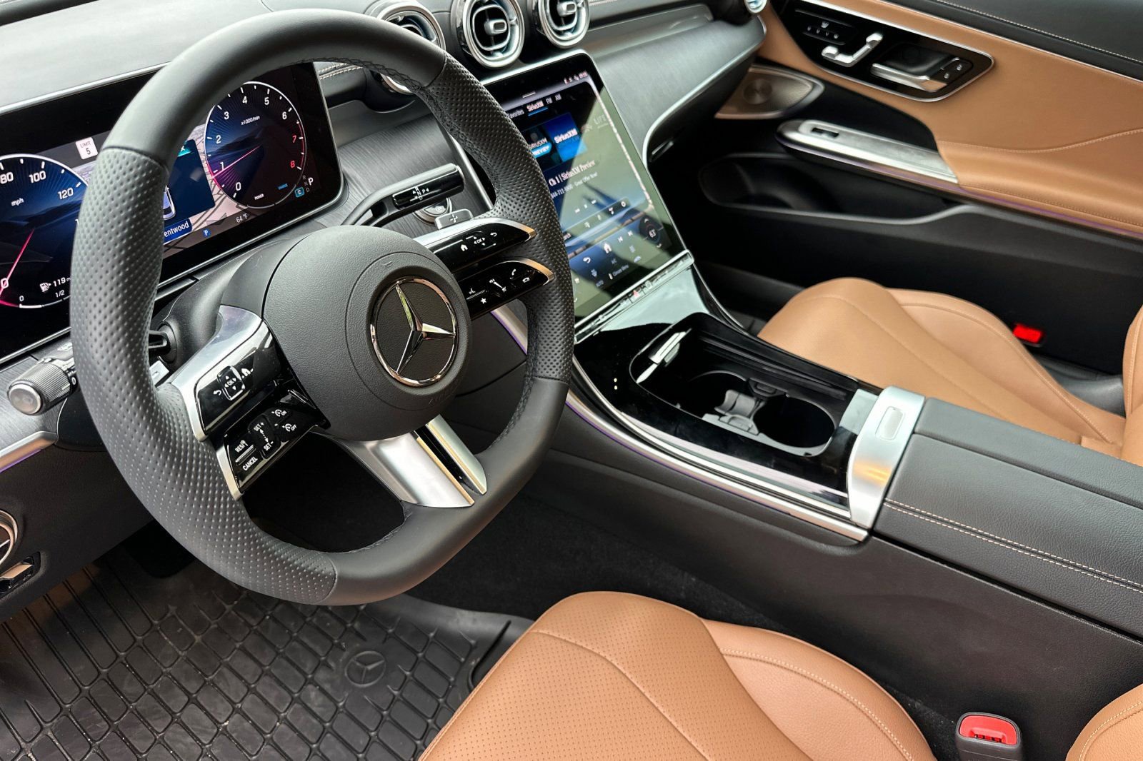 Used 2025 Mercedes-Benz CLE 300 4MATIC Coupe image 4