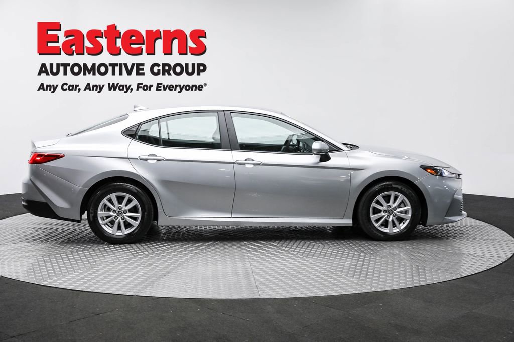 Used 2025 Toyota Camry LE image 4