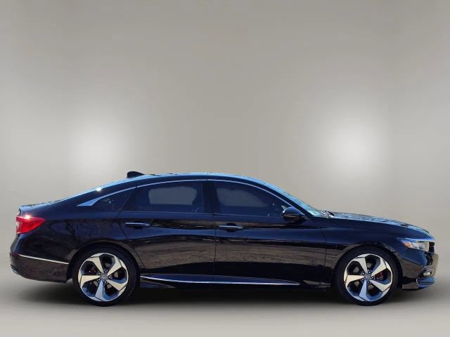 Used 2018 Honda Accord Touring image 4