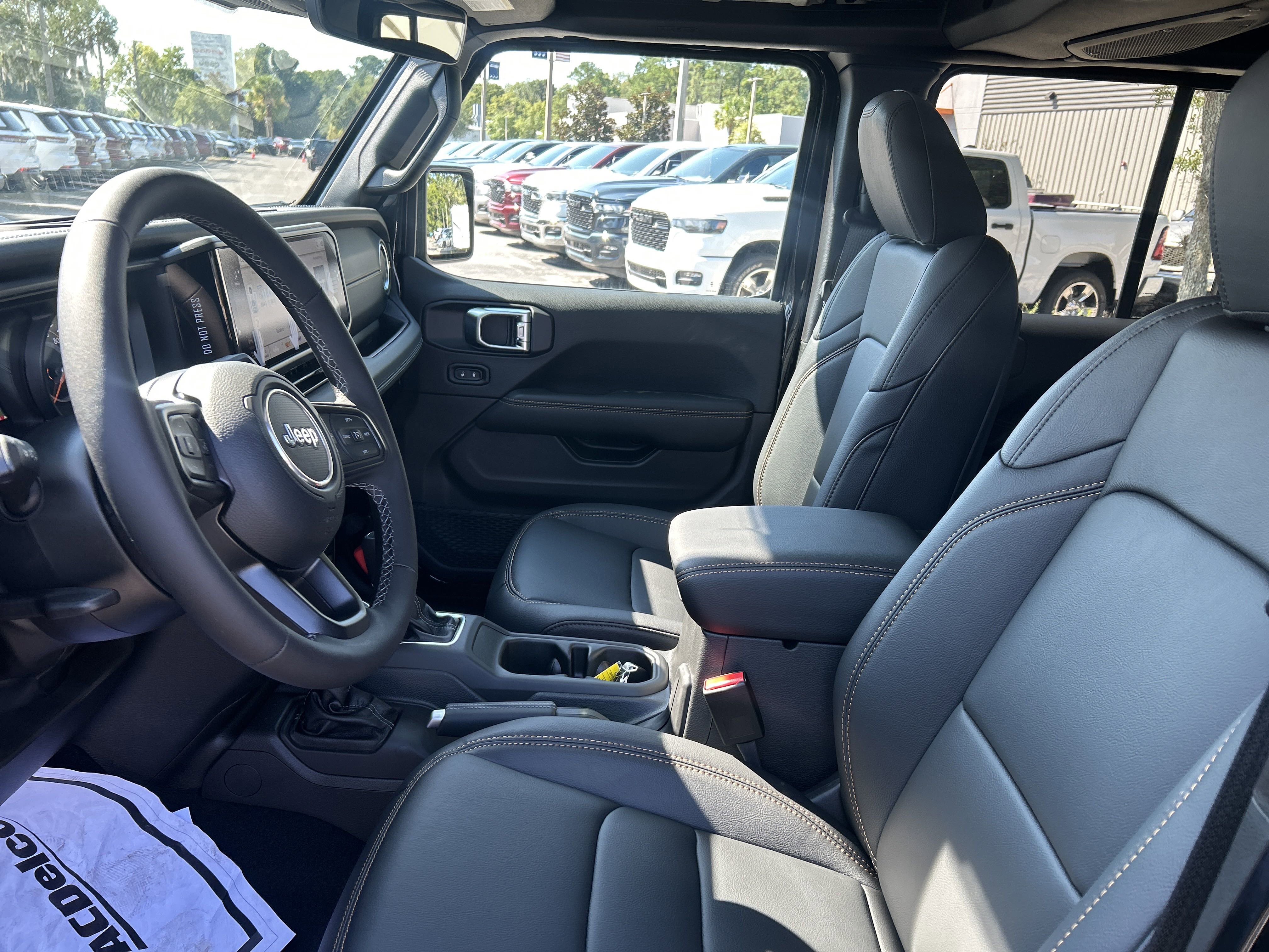 New 2025 Jeep Gladiator Sport image 35