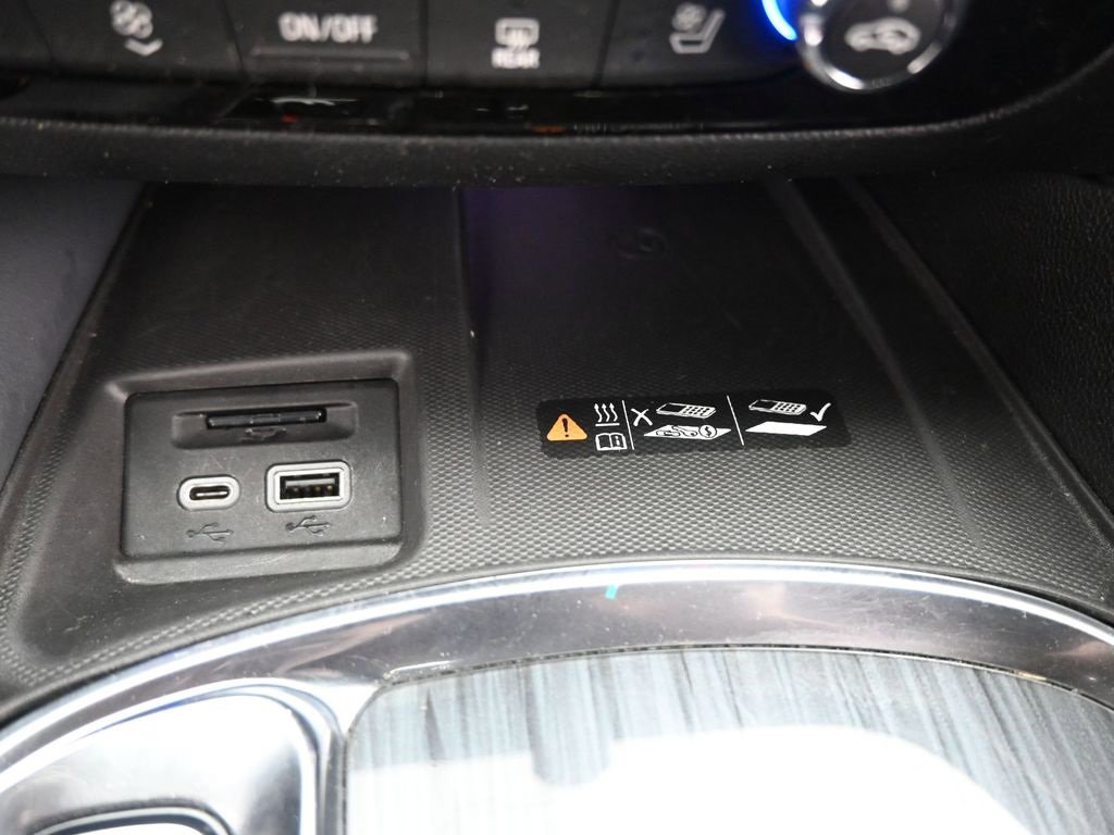 Used 2024 Buick Enclave Premium image 40