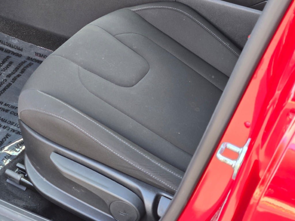 Used 2025 Hyundai Elantra Sport w/ Cargo Package FWD image 21