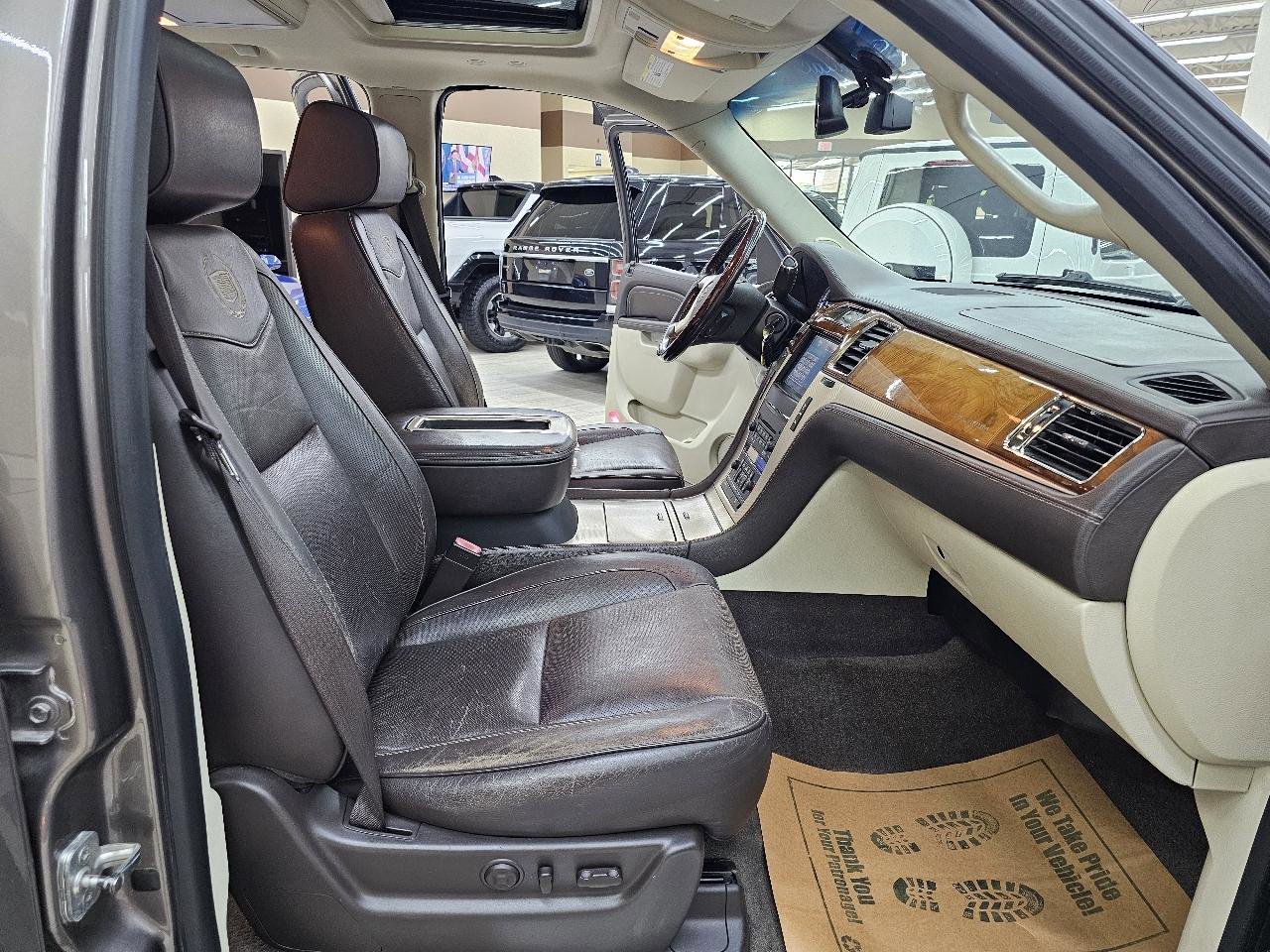 Used 2014 Cadillac Escalade Platinum AWD/4WD image 20