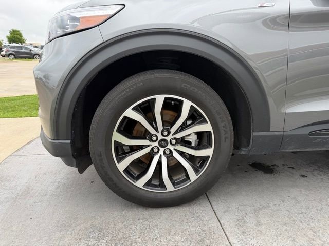 Used 2022 Ford Explorer ST-Line w/ Class IV Trailer Tow Package RWD image 4