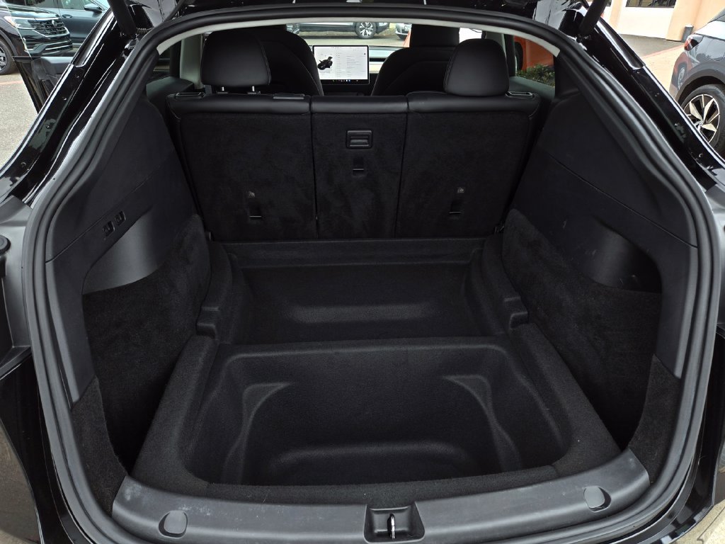 Used 2023 Tesla Model Y 2WD image 23