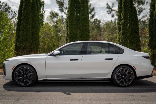 Used 2023 BMW i7 xDrive60 w/ Executive Package 2 image 12